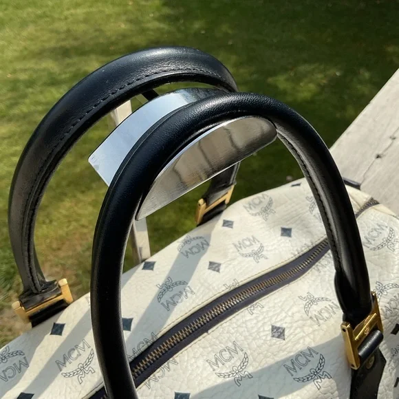 MCM Authentic Vintage Monogram Boston Bag – EUC 👜 - Picture 5 of 13